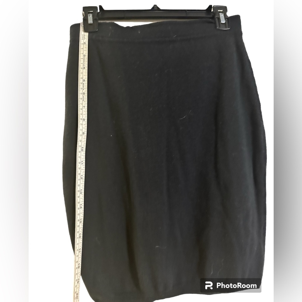 New black Henri Bendel cashmere skirt Small
